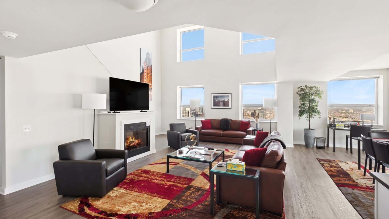 Photo of Livingroom in Near North Side