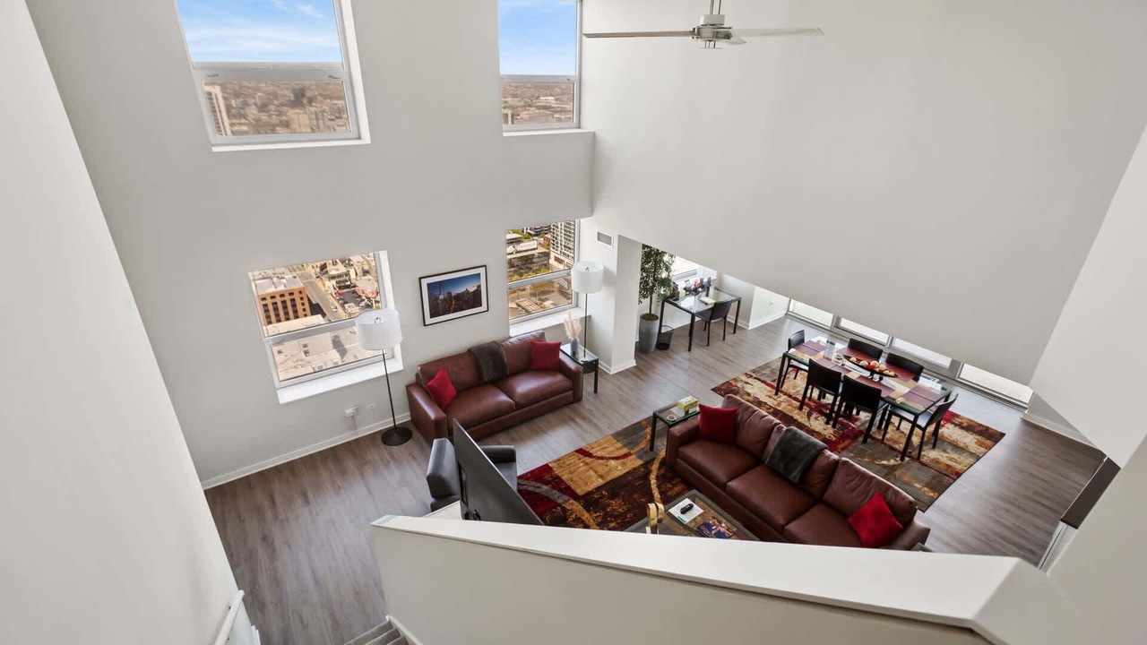 Photo of Livingroom in Near North Side