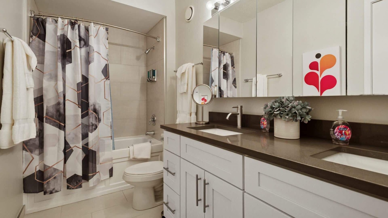 Photo of Bathroom in Near North Side