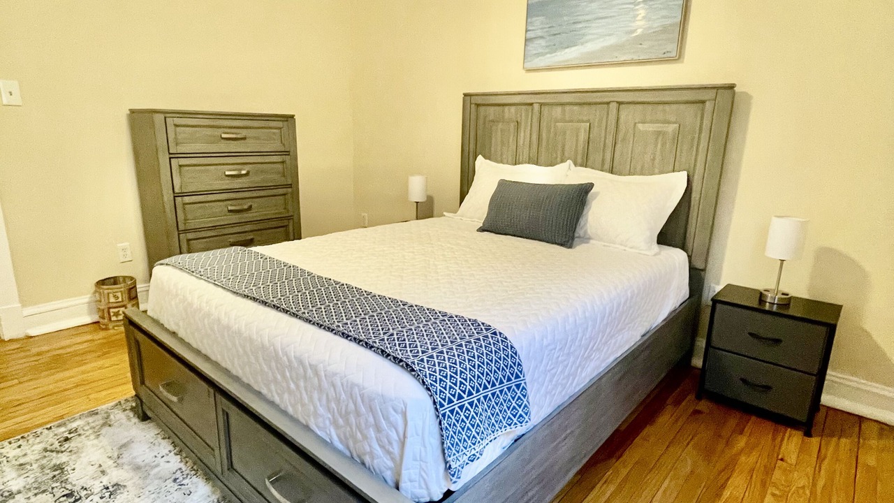 Photo of Bedroom in Oak Park