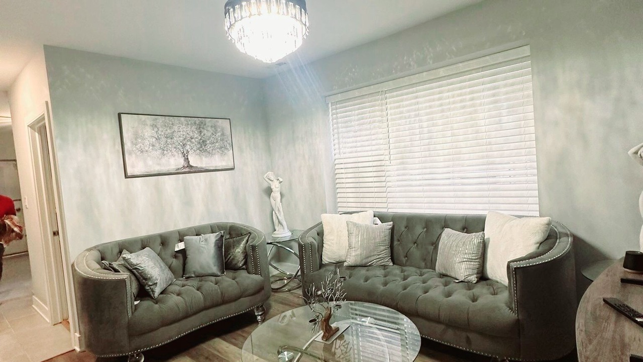 Photo of Livingroom in Greater Grand Crossing