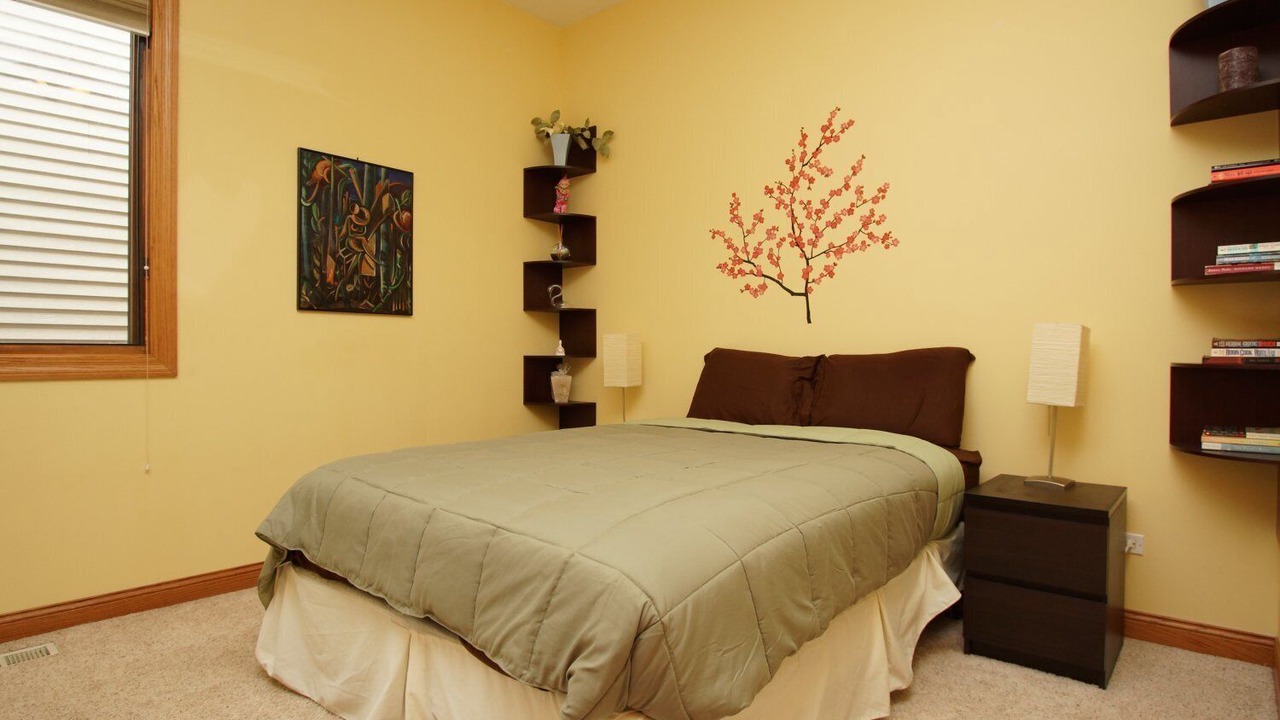 Photo of Bedroom in Lincoln Park