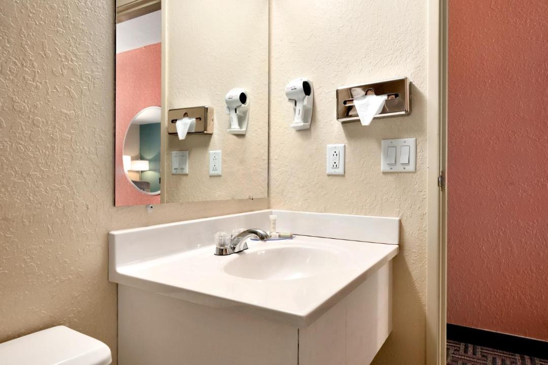 Photo of Bathroom in Effingham