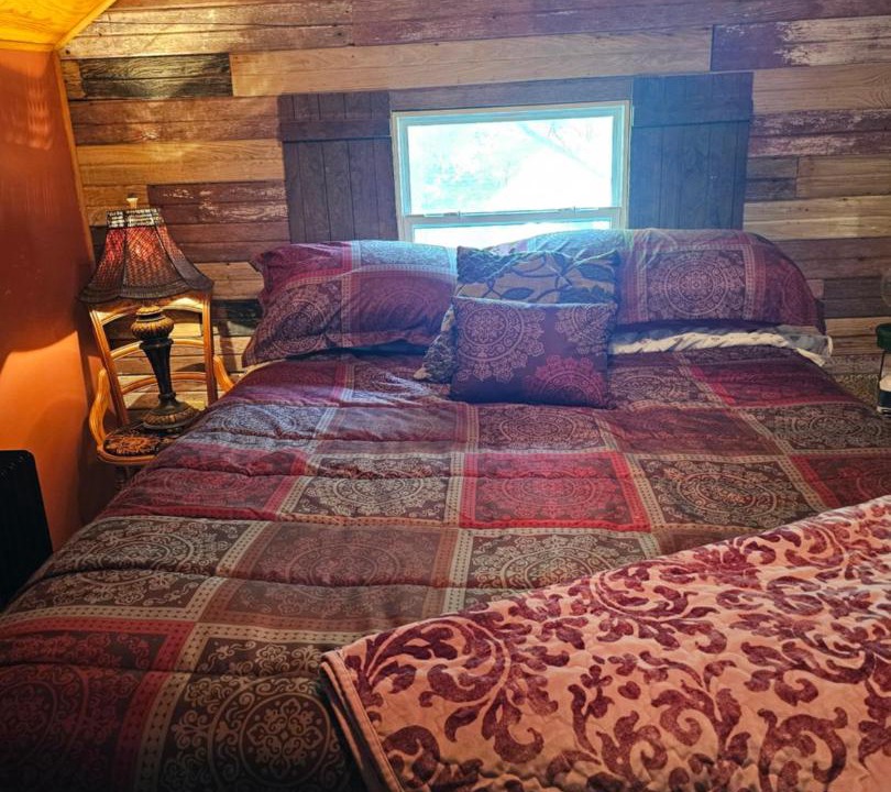 Photo of Bedroom in Carlyle