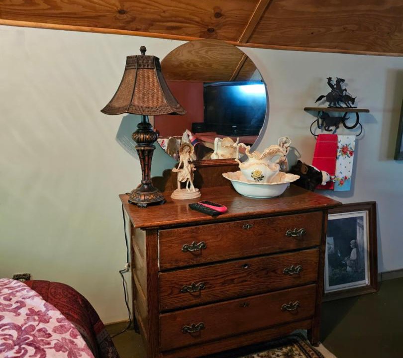 Photo of Bedroom in Carlyle