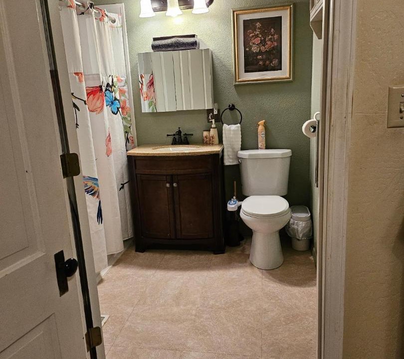 Photo of Bathroom in Carlyle