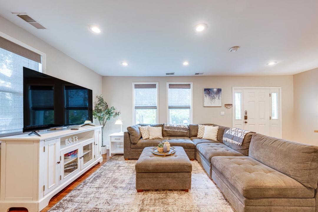 Photo of Livingroom in St. Charles