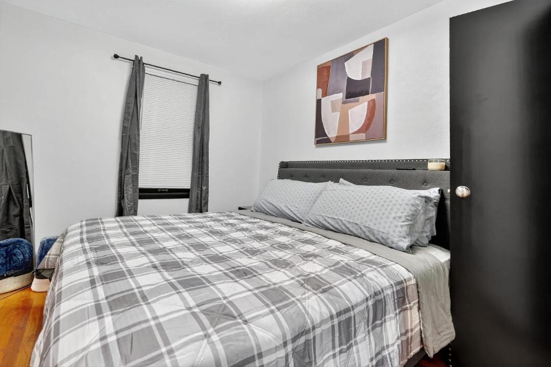Photo of Bedroom in Waukegan