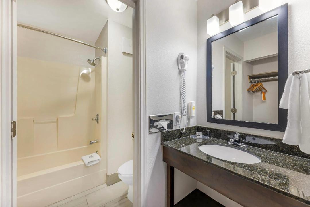 Photo of Bathroom in Bourbonnais