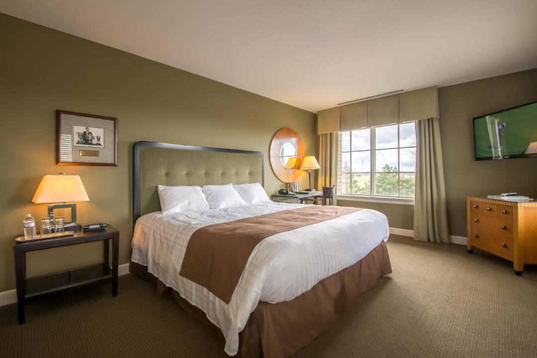 Photo of Bedroom in Glenview