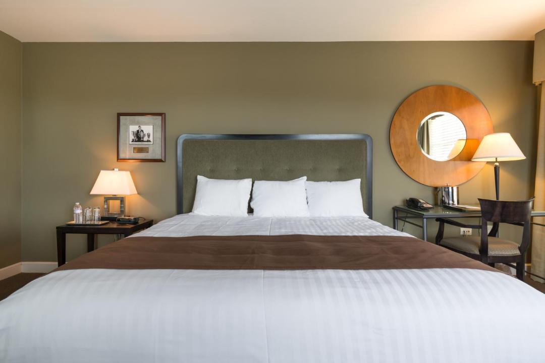 Photo of Bedroom in Glenview