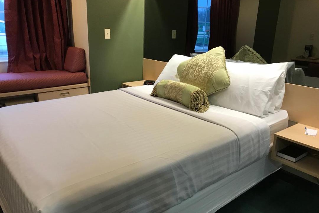 Photo of Bedroom in Carlyle Lake