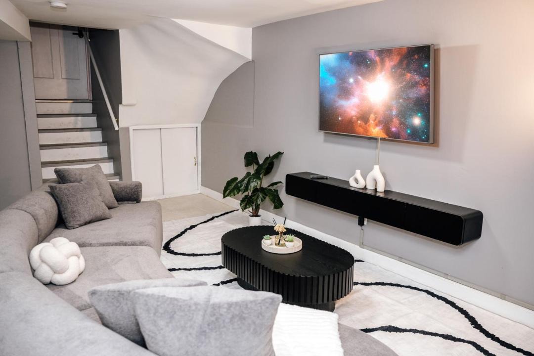 Photo of Livingroom in Belmont Cragin