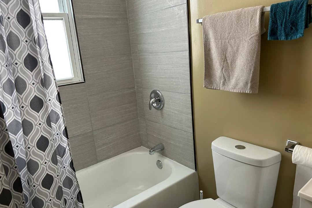 Photo of Bathroom in West Pullman