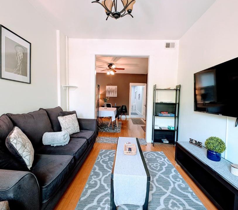 Photo of Livingroom in Roscoe Village