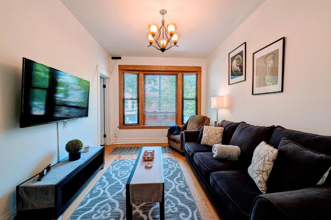 Photo of Livingroom in Roscoe Village