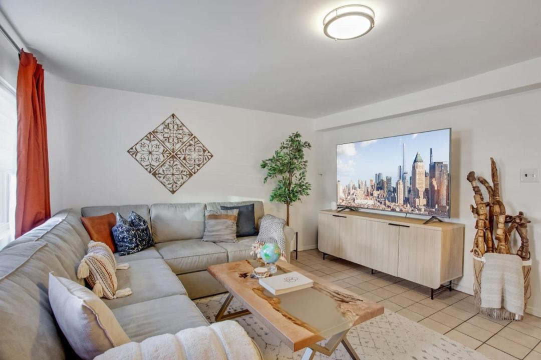 Photo of Livingroom in Noble Square