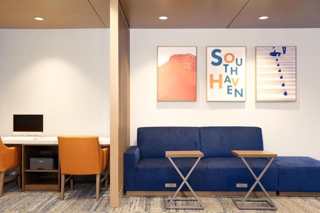 Photo of Livingroom in Elgin