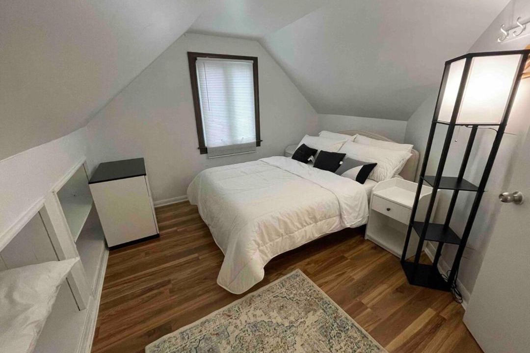 Photo of Bedroom in Des Plaines