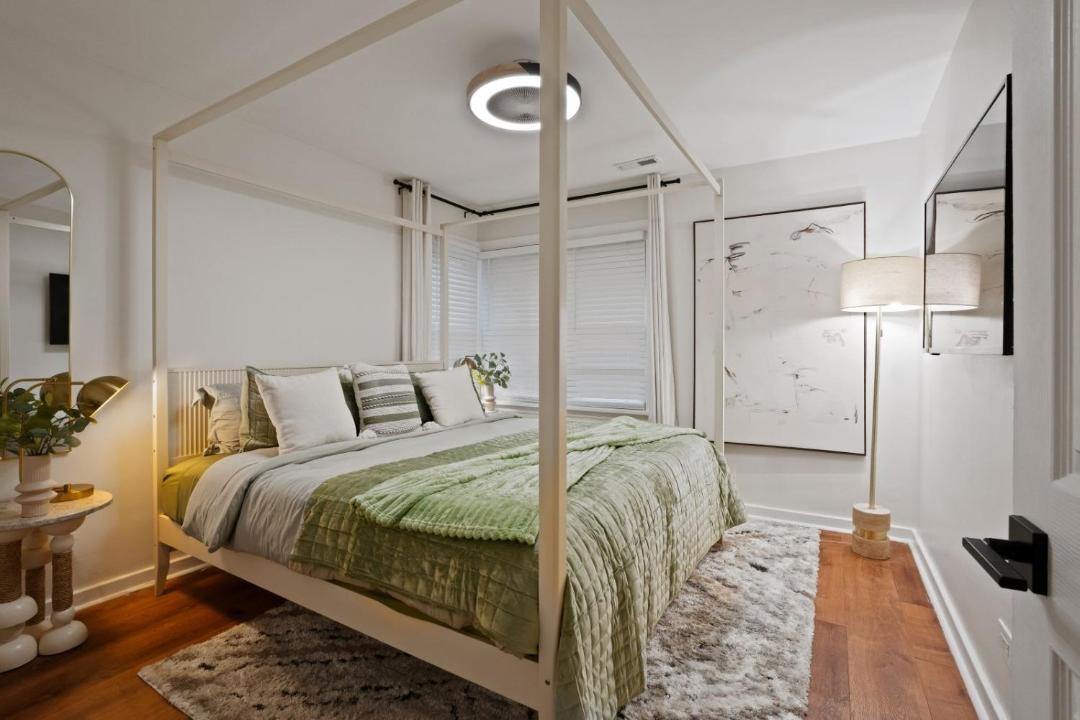 Photo of Bedroom in Evanston