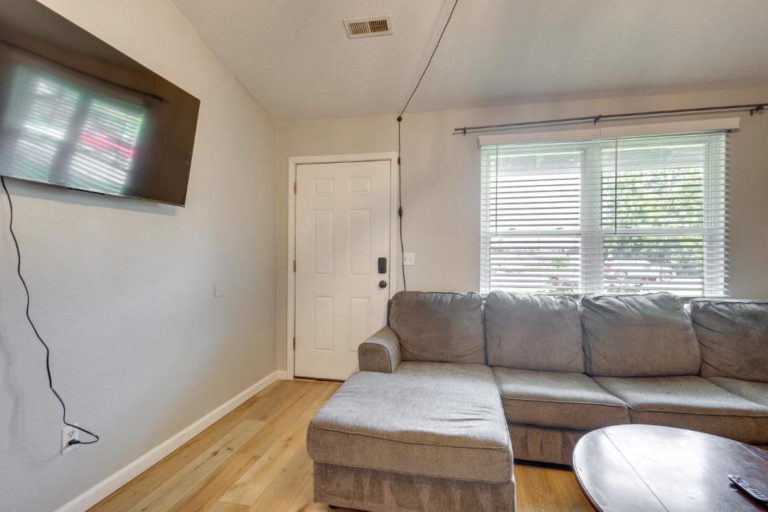 Photo of Livingroom in Pontoon Beach