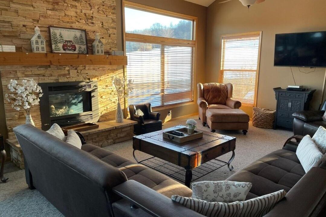 Photo of Livingroom in The Galena Territory