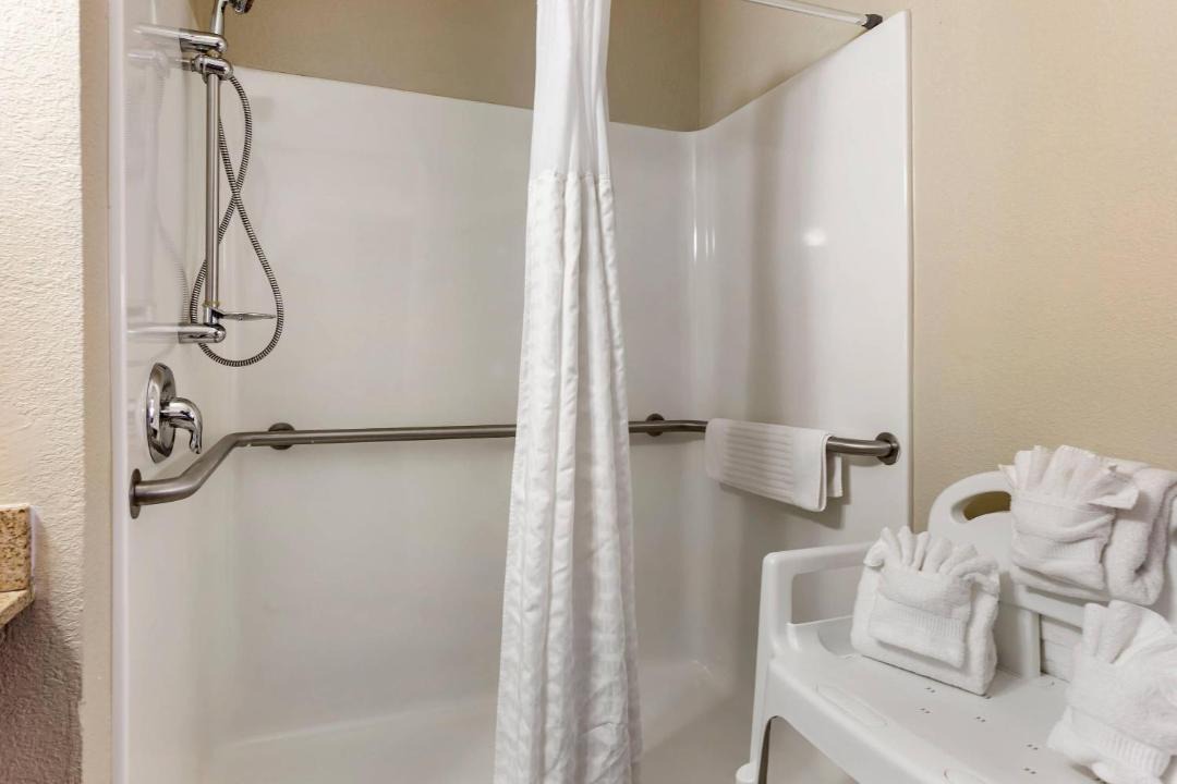 Photo of Bathroom in Rochelle
