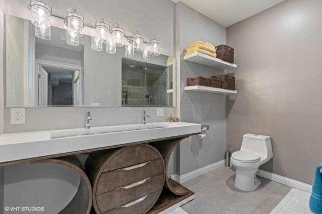 Photo of Bathroom in Grand Boulevard