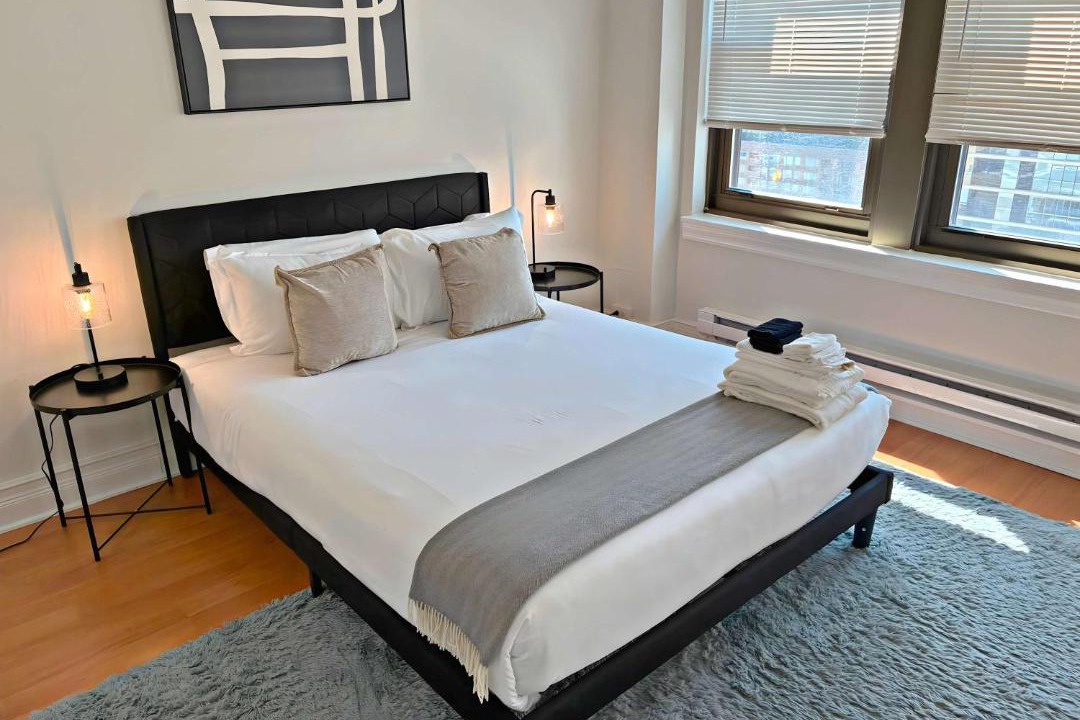 Photo of Bedroom in Near North Side