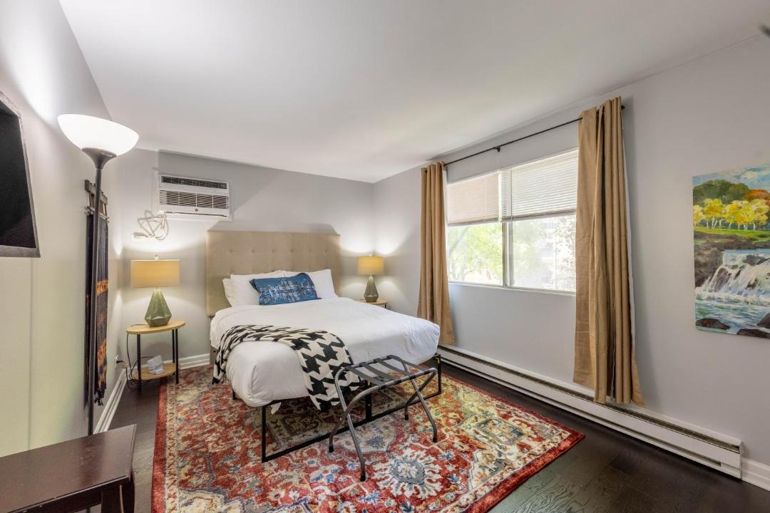Photo of Bedroom in Forest Park