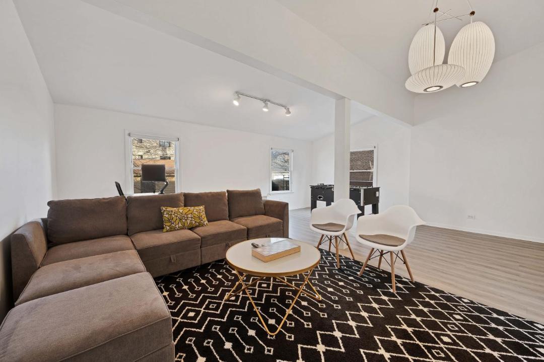 Photo of Livingroom in Oak Park