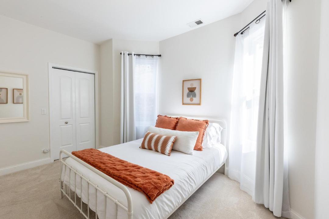 Photo of Bedroom in Edgewater Beach