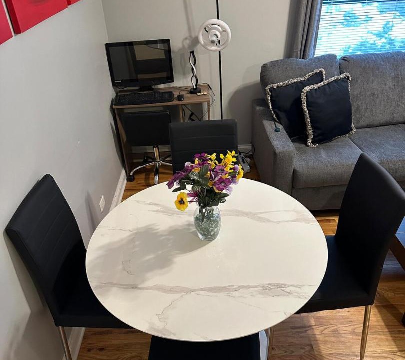 Photo of Livingroom in Lakeview