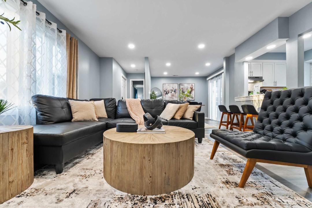 Photo of Livingroom in Highland Hills