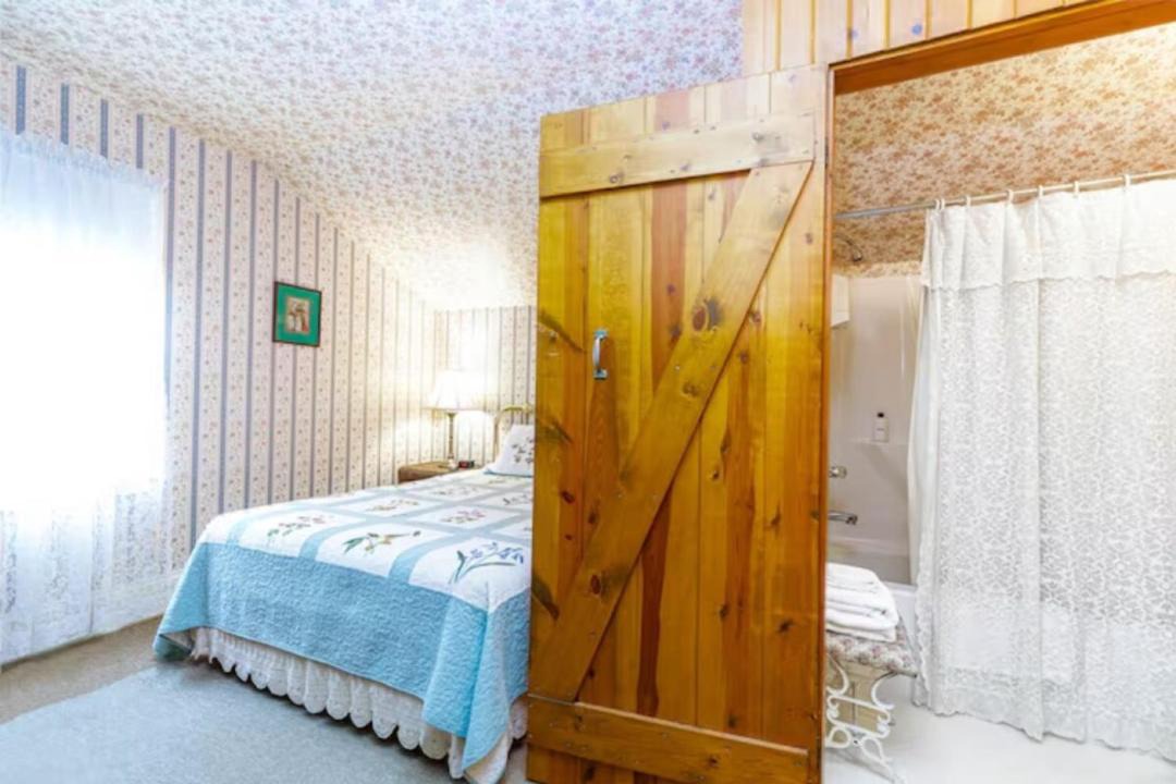 Photo of Bedroom in Galena