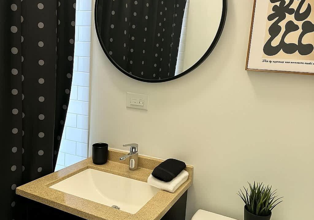 Photo of Bathroom in Rogers Park