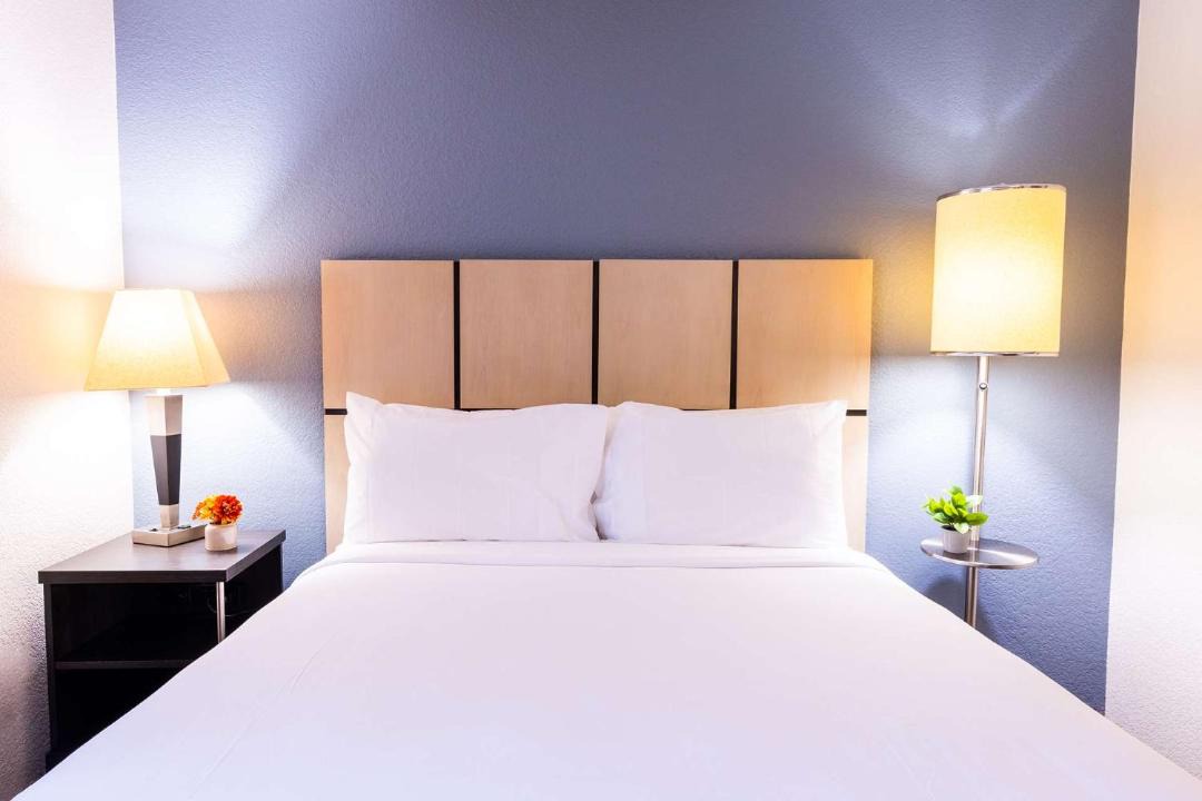 Photo of Bedroom in Lansing