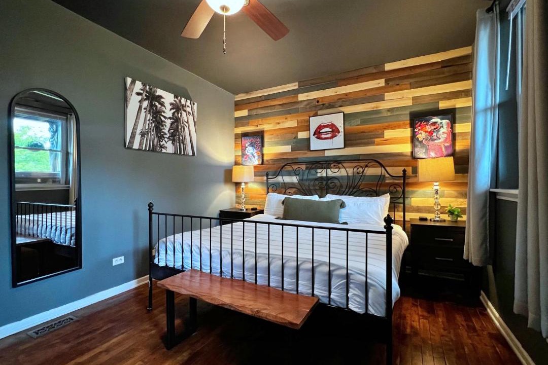 Photo of Bedroom in Near West Side