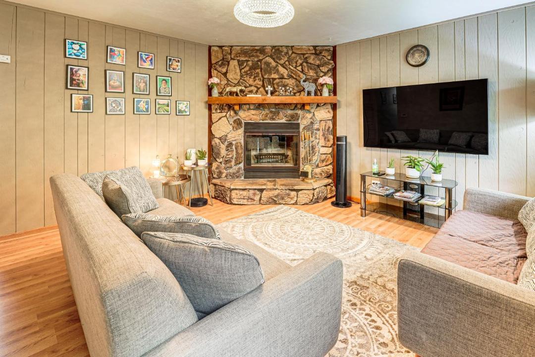 Photo of Livingroom in Streamwood