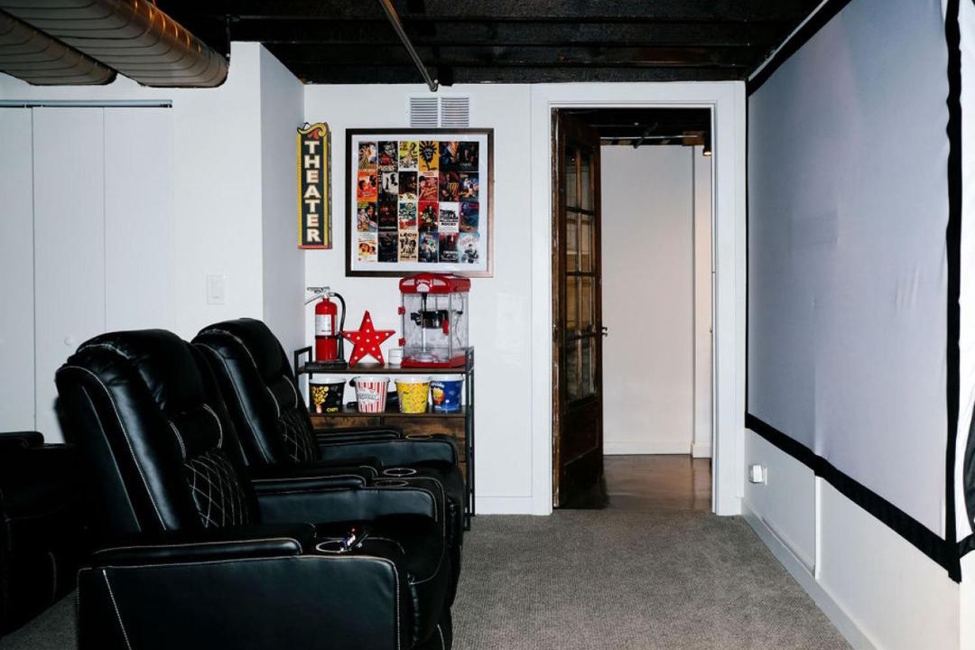 Photo of Livingroom in Old Town Triangle