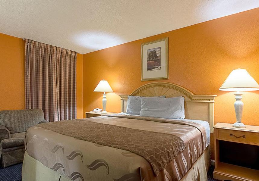 Photo of Bedroom in Paris
