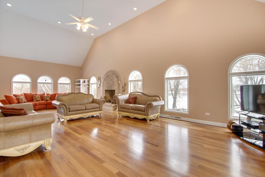 Photo of Livingroom in Hoffman Estates