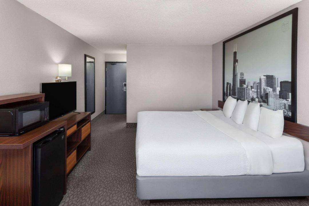 Photo of Bedroom in Romeoville