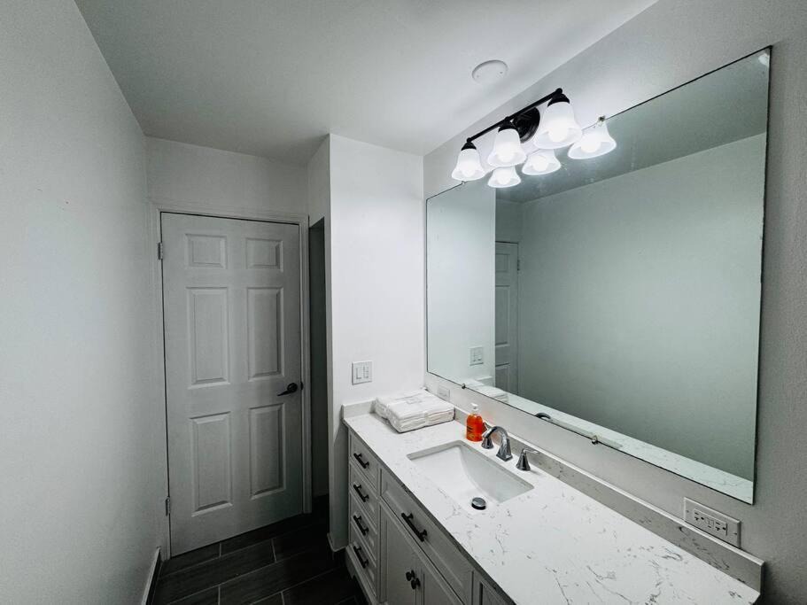 Photo of Bathroom in Des Plaines