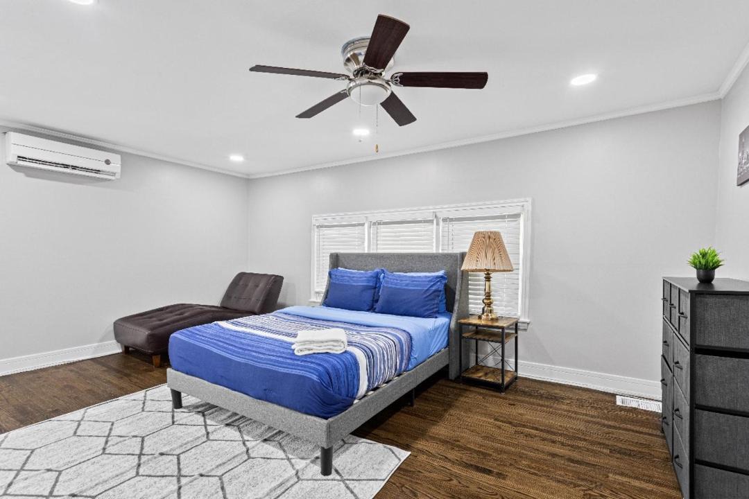 Photo of Bedroom in Skokie
