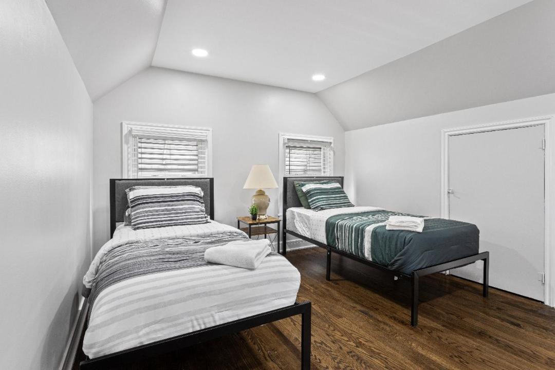 Photo of Bedroom in Skokie