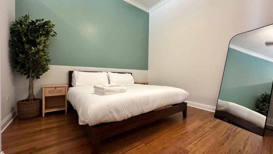 Photo of Bedroom in Near West Side