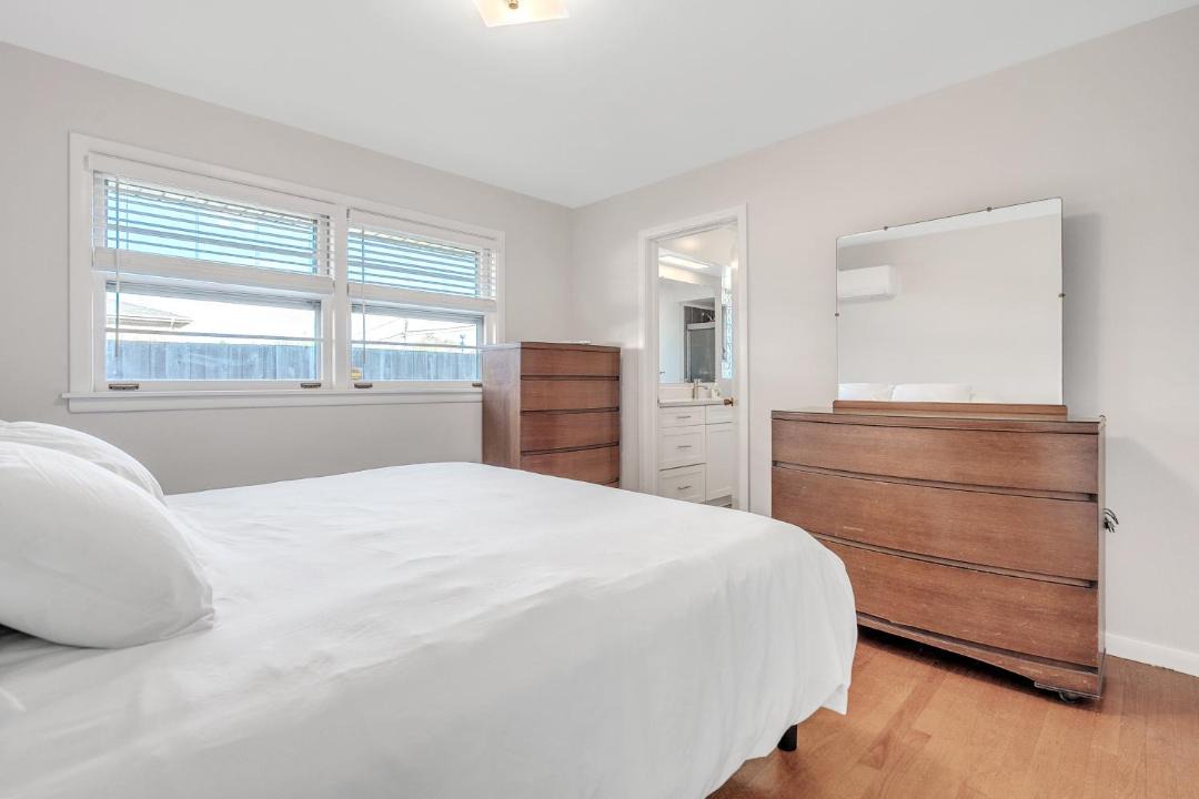 Photo of Bedroom in Niles