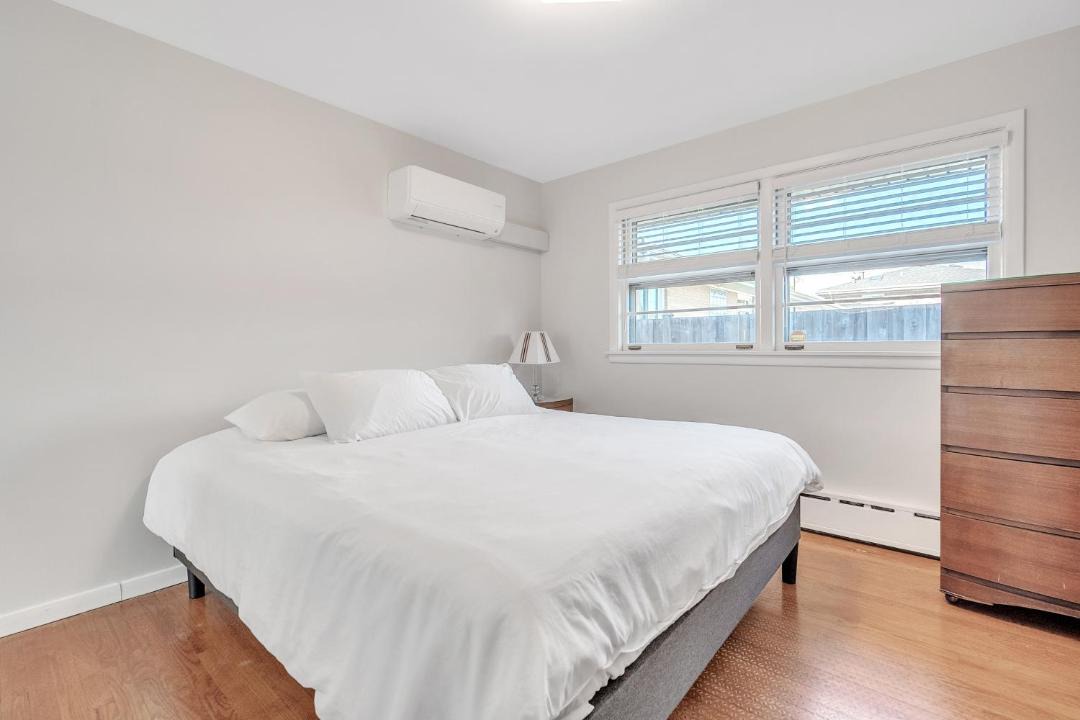 Photo of Bedroom in Niles