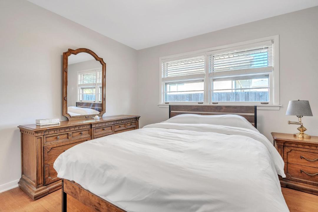 Photo of Bedroom in Niles